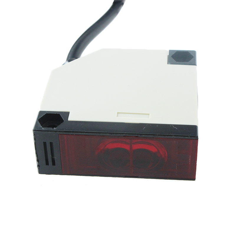 PNP NO+NC output Diffuse Polarized Retro Photoelectric Sensor For Alarm G50-3A30PC 